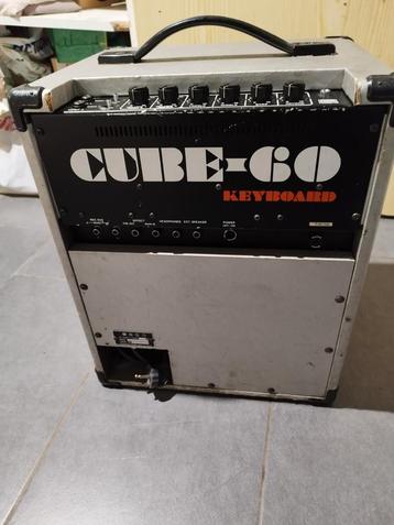 Ampli cube Roland keyboard 60 watts made japan vintage  beschikbaar voor biedingen