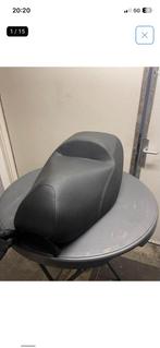 Piaggio mp3 125cc-500cc zadel / Buddyseat origineel, Fietsen en Brommers, Verzenden, Zo goed als nieuw, Kap