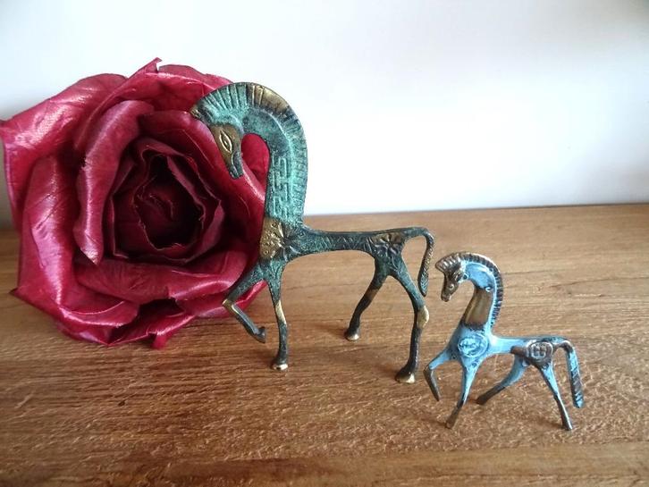 Paardjes, groen brons met wat goudkleur. Griekenland, Kreta, Antiek en Kunst, Antiek | Brons en Koper, Brons, Ophalen of Verzenden