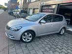 Kia Ceed 1.6CRDI Automatische lederen versnellingsbak Naviga, Auto's, Kia, Te koop, Zilver of Grijs, Stadsauto, 5 deurs