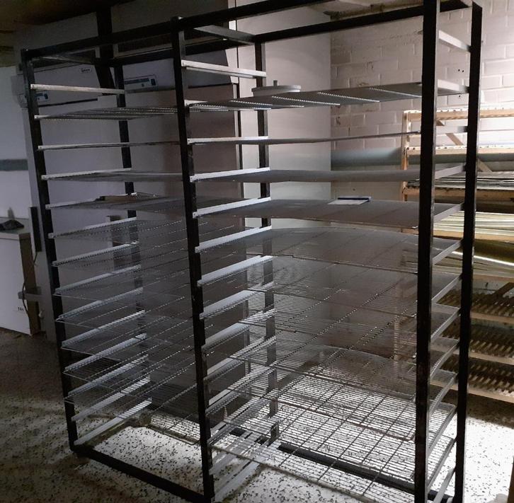 GRAND RAYON CHARIOT 160X50 AVEC GRILLES 80X50, Maison & Meubles, Armoires | Casiers, Utilisé, Enlèvement