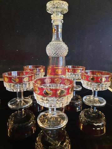 Vintage Italiaans glazen set beschikbaar voor biedingen