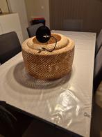 Lampe Ikea, Enlèvement