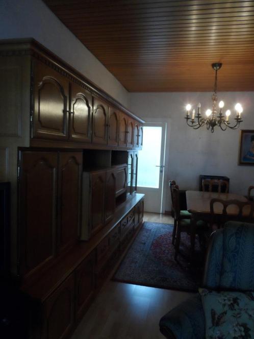 Volledige eetkamer, tafel, zes stoelen en wandkast, Huis en Inrichting, Complete eetkamers, Gebruikt, 4 tot 6 stoelen, Ophalen