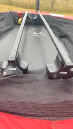 2 barres de toit Thule + accessoires, Autos : Divers, Coffres de toit, Enlèvement, Comme neuf