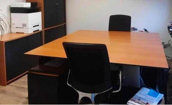 Te koop zo meenemen €100,- alles, Huis en Inrichting, Bureaus, Zo goed als nieuw, In hoogte verstelbaar, Ophalen