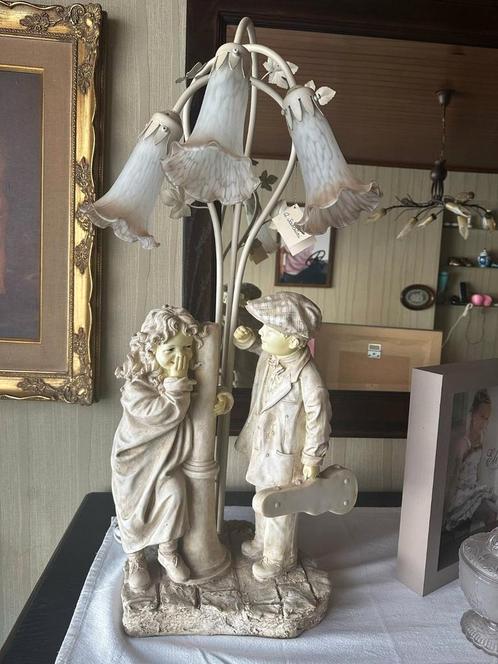 Decoratieve tafellamp met beeldhouwwerk, Antiek en Kunst, Antiek | Verlichting, Ophalen