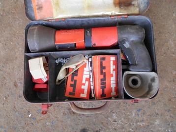 HILTI Kruitschiethamer DX 600, DX 400, DX 400B, Doe-het-zelf en Bouw, Ophalen, Gebruikt