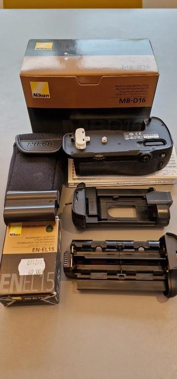 Grip batterie MB-D16 Nikon + batterie EN-EL15 et accessoires beschikbaar voor biedingen
