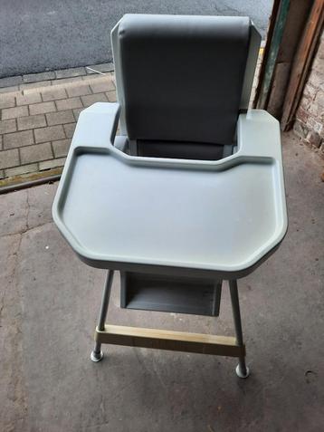 Kinderstoel beschikbaar voor biedingen