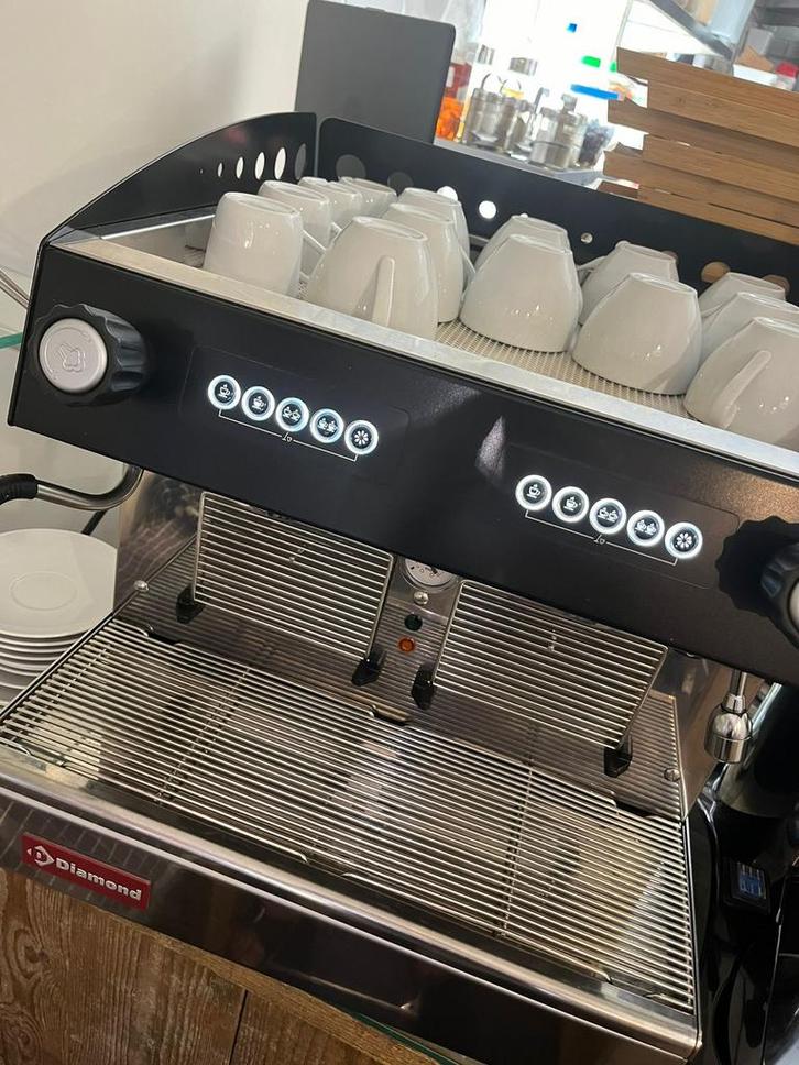 Machine à café professionnel quasi neuve, Zakelijke goederen, Horeca | Keukenapparatuur, Koffie en Espresso, Gebruikt, Ophalen