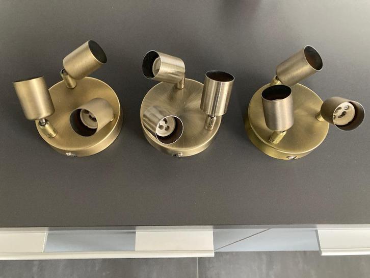 3 bronskleurige spots met elk 3 verstelbare lichtpunten, Huis en Inrichting, Lampen | Spots, Zo goed als nieuw, Plafondspot of Wandspot