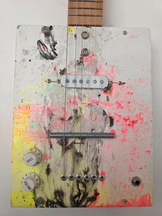 Guitare : boîte à cigares, Musique & Instruments, Instruments à corde | Guitares | Électriques, Neuf, Enlèvement ou Envoi