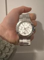 Michael Kors horloge, Enlèvement