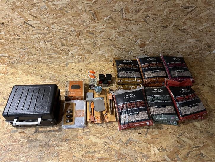 TRAEGER RANGER mobiele pellet bbq 220v nieuw uit doos, Jardin & Terrasse, Barbecues électriques, Neuf, Enlèvement