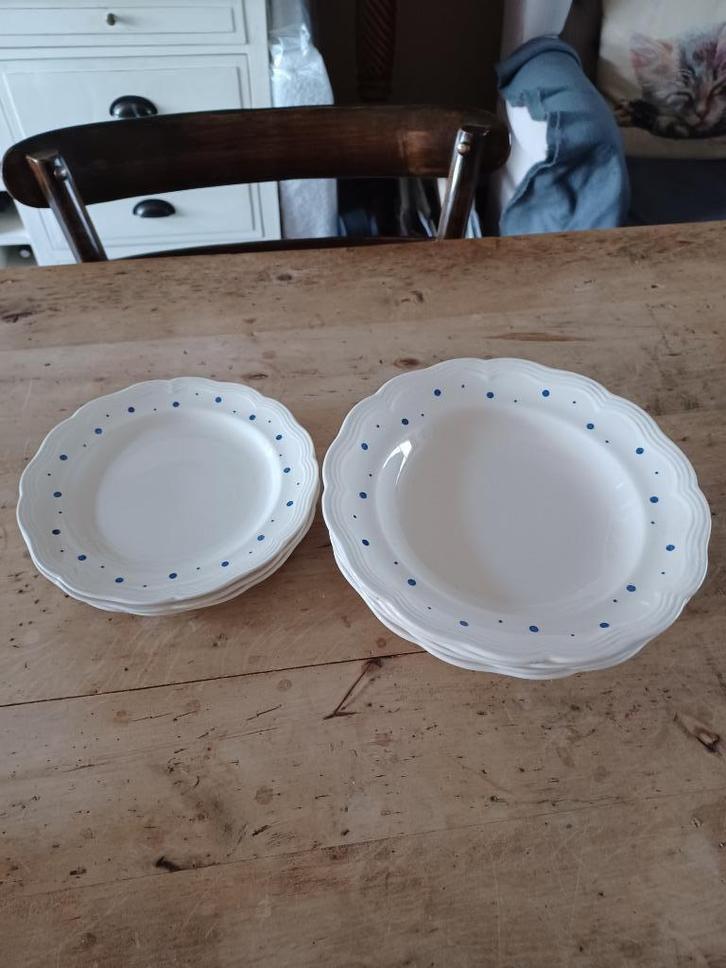 DOM KERAMIK LIMBURGIA blauwe stippen borden vanaf 1 euro, Antiek en Kunst, Antiek | Servies los, Ophalen of Verzenden