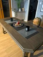 Gratis eetkamer grote tafel dressior kast en vitrine kast, Ophalen