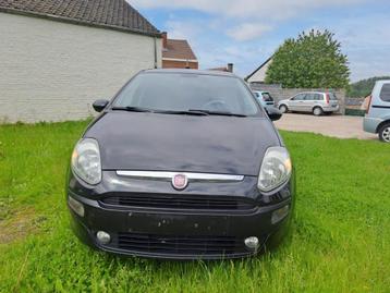 Fiat punto 1.3 multejet 2010. 5porte euro 4. Roul très bien 