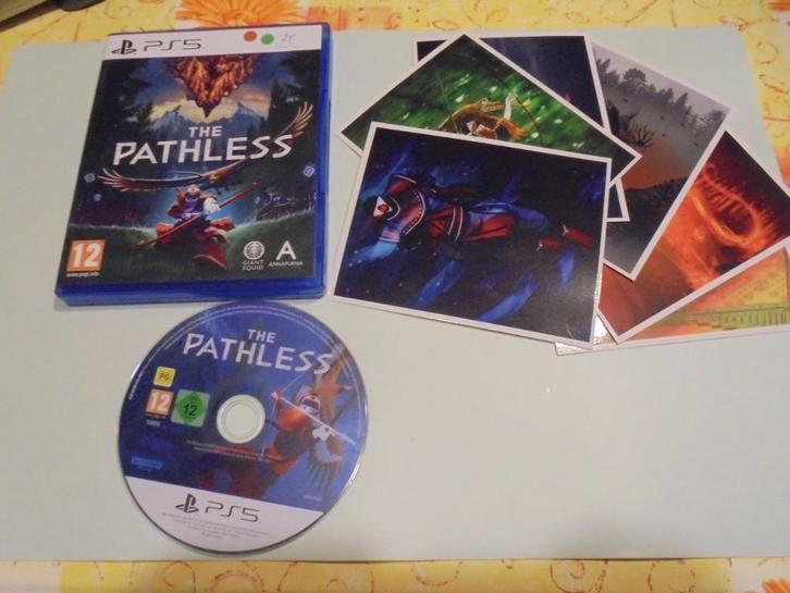 Playstation 5 The Pathless (orig) + 6 postkaarten, Games en Spelcomputers, Spelcomputers | Sony PlayStation 5, Zo goed als nieuw