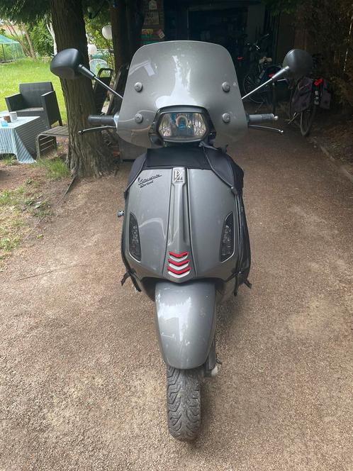 Vespa Sprint 4T 4V - Porsche Agaat Grijs, Fietsen en Brommers, Scooters | Vespa, Gebruikt, Vespa S, Klasse B (45 km/u), Benzine