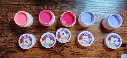 EZFLOW lot 32 gels UV couleurs & gel d'impression, Bijoux, Sacs & Beauté, Beauté | Cosmétiques & Maquillage, Neuf, Accessoires