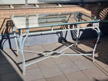 Tuintafel decoratief i  glas en smeedijzee beschikbaar voor biedingen