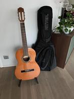 Guitar akoestisch, Muziek en Instrumenten, Ophalen of Verzenden, Zo goed als nieuw, Klassieke of Spaanse gitaar, Met koffer