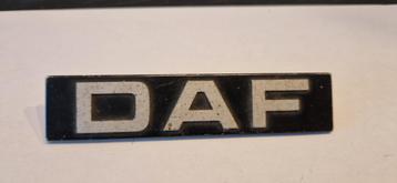 Vintage oud embleem DAF. beschikbaar voor biedingen
