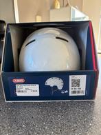 2 fietshelmen Abus - 1x wit + 1x zwart.  Ook apart te koop., Fietsen en Brommers, Ophalen, M, Nieuw, Abus