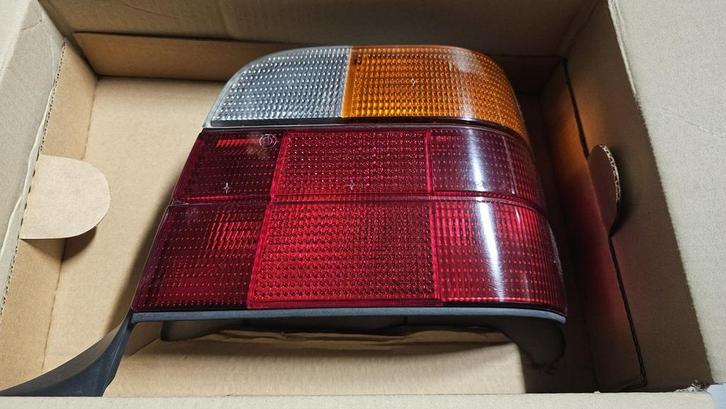 Achterlicht rood oranje rechts BMW E36 Touring 213692 632183, Auto-onderdelen, Verlichting, BMW, Gebruikt, Ophalen of Verzenden