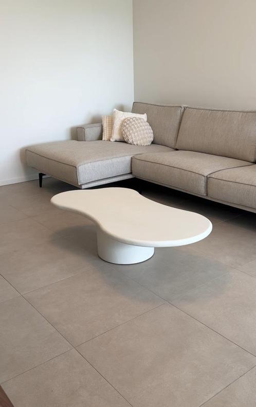 Organische salontafel in Mortex – 130 x 65 cm, Huis en Inrichting, Tafels | Salontafels, Nieuw, Minder dan 50 cm, 50 tot 100 cm