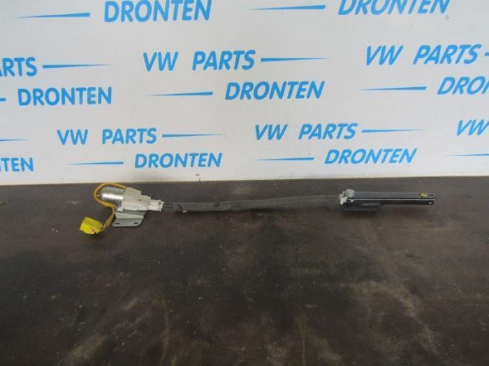 Veiligheidsgordel rechts-voor van een Volkswagen Phaeton, Auto-onderdelen, Interieur en Bekleding, Volkswagen, Gebruikt, 3 maanden garantie