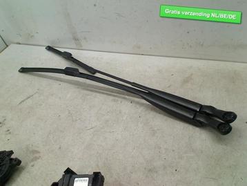 RUITENWISSERARM VOOR zwart Fiat 500 (312) (01-2007/12-2012) beschikbaar voor biedingen