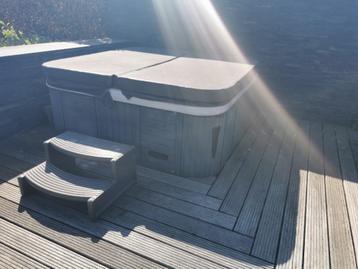 Jacuzzi beschikbaar voor biedingen