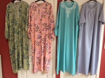 Te koop 4 Egyptische jurken maat L /XL beschikbaar voor biedingen