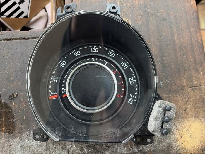 Kilometerteller KM van een Fiat 500 Abarth, Auto-onderdelen, Dashboard en Schakelaars, Gebruikt, 3 maanden garantie, Ophalen of Verzenden