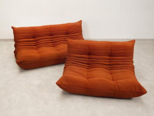 Ligne Roset Togo set - 2 and 3 zit - roest-oranje, Huis en Inrichting, Zetels | Zetels, Zo goed als nieuw, Rechte bank, Vierpersoons of meer
