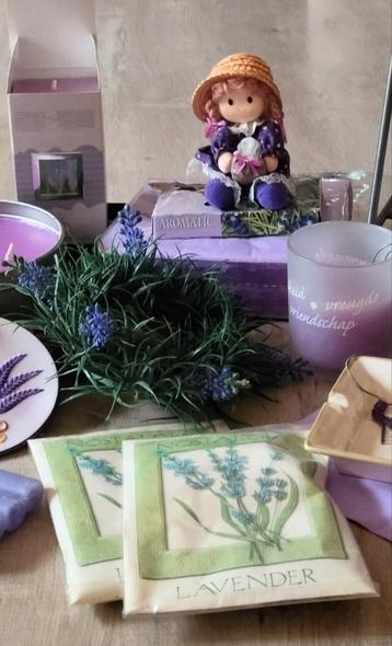 Lavendeldecoratie beschikbaar voor biedingen