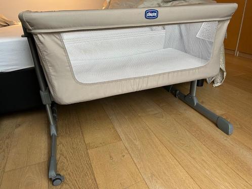 Chicco next 2 me cosleeper (zand), Kinderen en Baby's, Babywiegjes en Ledikanten, Gebruikt, Ledikant, Ophalen