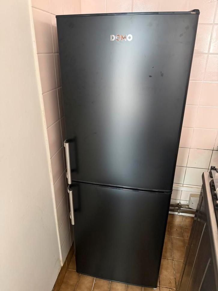 Domo | Koelkast met diepvries DO91306C, Elektronische apparatuur, Koelkasten en IJskasten, Zo goed als nieuw, Met aparte vriezer