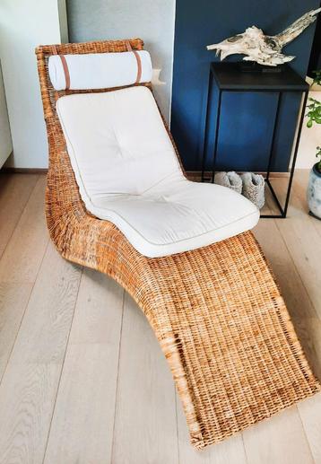 Rotan relaxzetel beschikbaar voor biedingen