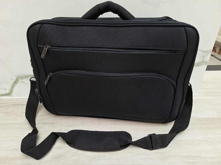 Degelijke Laptoptas met Extra veel vakken -, Computers en Software, Laptoptassen, Ophalen