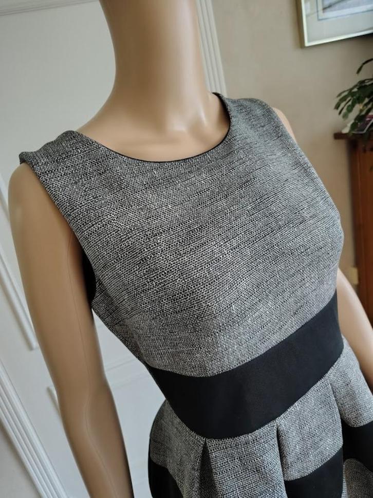 Heel mooie nieuwe avond jurk kleed jupe, Kleding | Dames, Jurken, Nieuw, Maat 38/40 (M), Grijs, Onder de knie, Verzenden