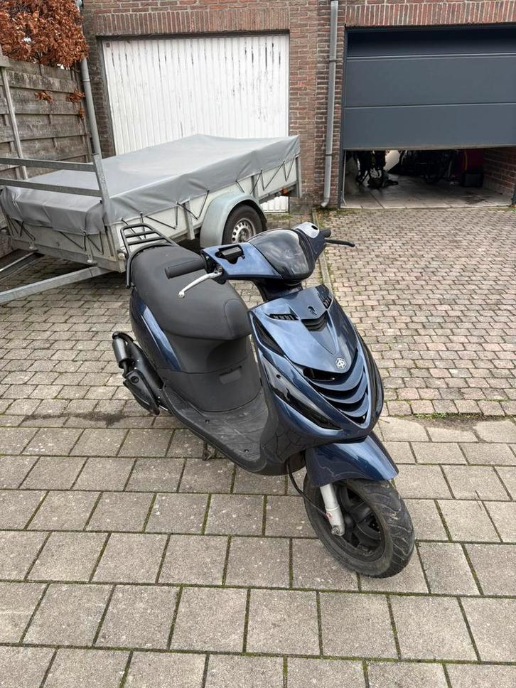 Piaggio zip 2takt (b klasse), Fietsen en Brommers, Scooters | Piaggio, Zo goed als nieuw, Zip, Klasse B (45 km/u), Tweetakt, Ophalen