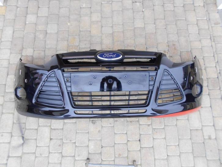 FORD FOCUS III 3 10- VOORBUMPER GRILL, Auto-onderdelen, Carrosserie, Bumper, Ford, Voor, Gebruikt, Ophalen of Verzenden