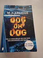 Oog om oog, Europa overig, M J ARLIDGE, Ophalen of Verzenden, Zo goed als nieuw