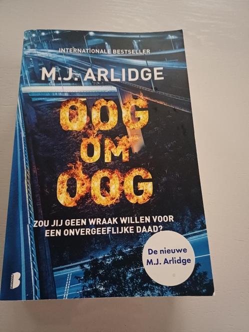 Oog om oog, Boeken, Thrillers, Zo goed als nieuw, Europa overig, Ophalen of Verzenden