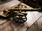 Geelkoperen kanon op houten met koper beslagen kar., Gebruikt, Ophalen