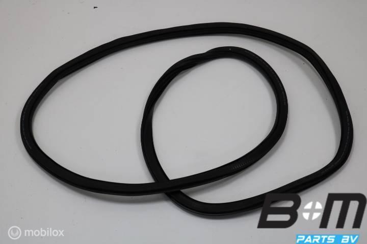 Portierrubber links achter Skoda Karoq 575867367F, Auto-onderdelen, Interieur en Bekleding, Gebruikt