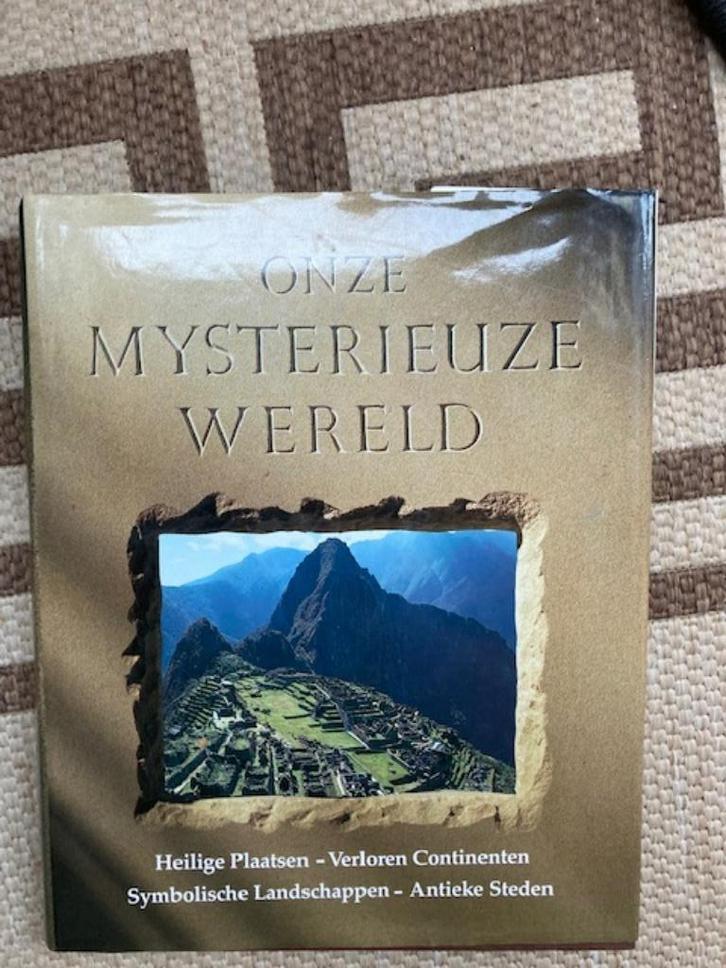 boek Onze mysterieuze wereld, Boeken, Geschiedenis | Wereld, Zo goed als nieuw, Ophalen of Verzenden
